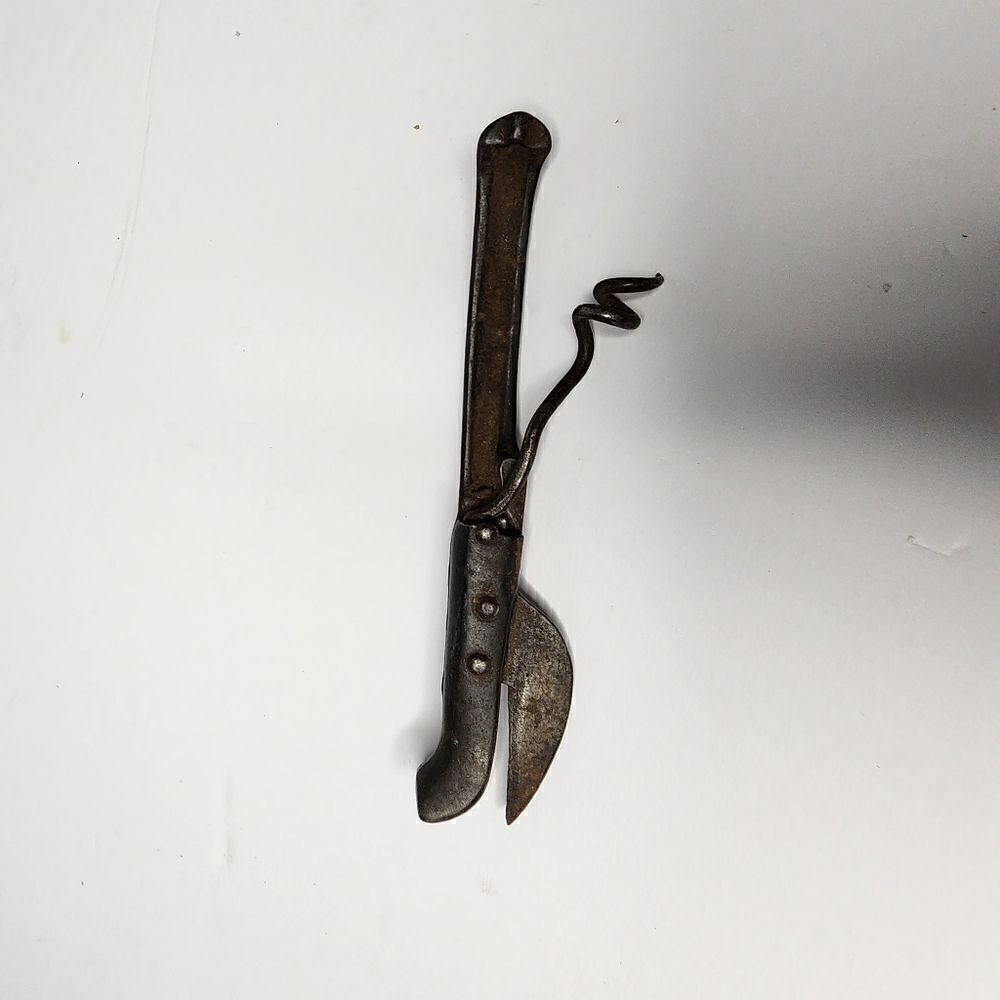 UNBRANDED ANTIQUE YANKEE CAN & BOTTLE OPENER